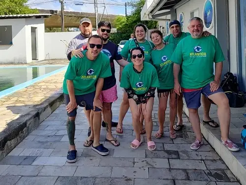 Foto del grupo de buceadores en Recife, octubre 2023