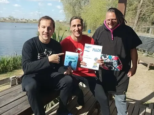 Foto del grupo de buceadores en espejo de agua El Buda. Agosto 2022