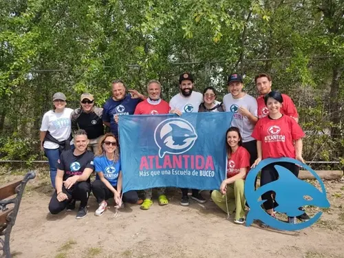 Foto del grupo de buceadores en espejo de agua El Buda. Septiembre 2022