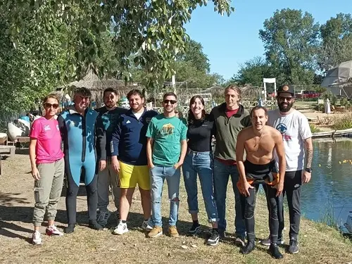 Foto del grupo de buceadores en espejo de agua El Buda. Febrero 2023