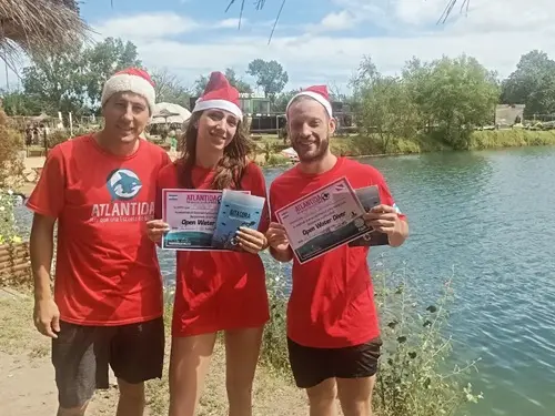 Foto del grupo de buceadores en espejo de agua El Buda. Diciembre 2023