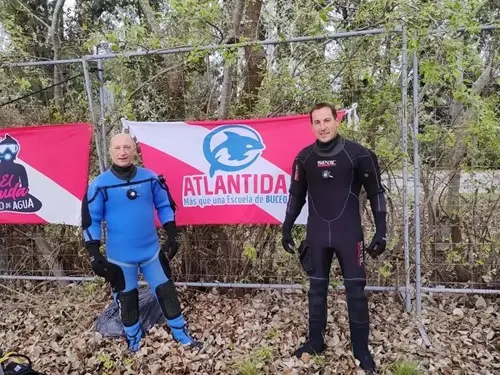 Foto del grupo de buceadores en espejo de agua El Buda. Agosto 2024