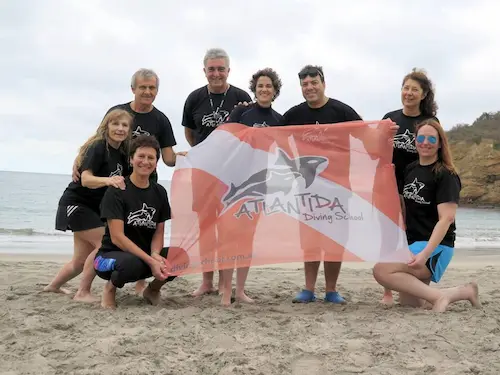 Foto del grupo de buceadores en Puerto Lopez, julio 2016