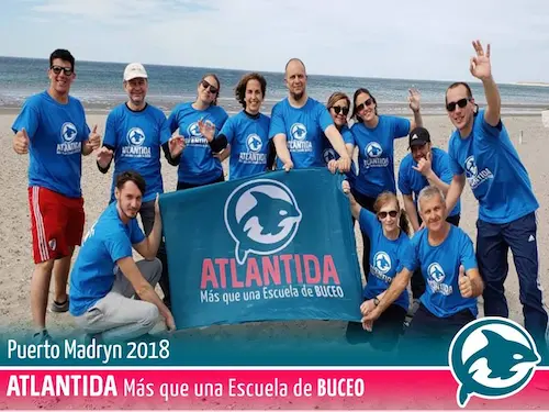 Foto del grupo de buceadores en Puerto Lopez, octubre 2018