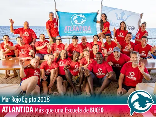 Foto del grupo de buceadores en Mar Rojo, noviembre 2018