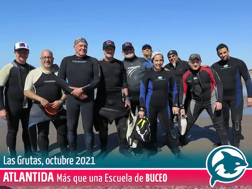 Foto del grupo de buceadores en Las Grutas, octubre 2021