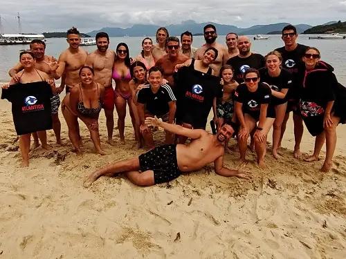 Foto del grupo de buceadores en Angra Dos Reis, diciembre 2023