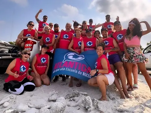 Foto del grupo de buceadores en Bonaire, marzo 2024