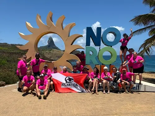 Foto del grupo de buceadores en Fernando de Noronha, septiembre 2026